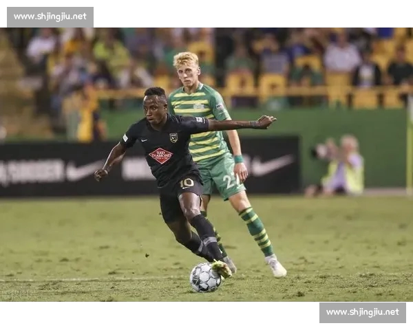 高清足球赛事直播APP下载指南畅享全球赛场精彩即时比分数据分析权威解说 - 副本 - 副本 (38) - 副本 - 副本 - 副本 - 副本