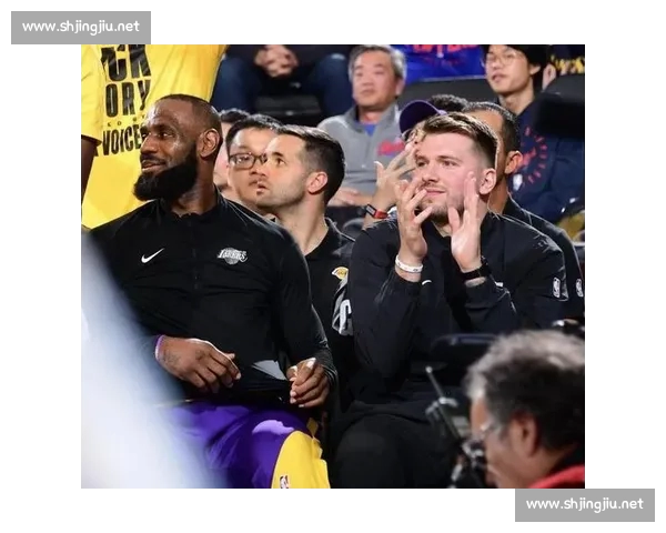 NBA今日焦点对决:快船迎战湖人,詹姆斯与伦纳德再度争锋 NBA今日焦点对决:快船迎战湖人,詹姆斯与伦纳德再度争锋