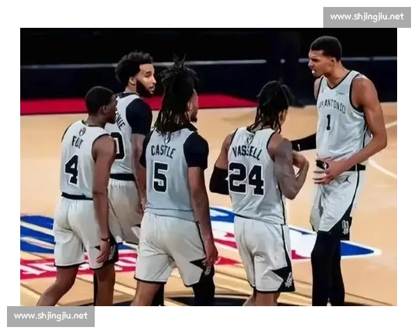 CBA赛季激战正酣 各队表现逐渐明朗 球迷期待总冠军归属 CBA赛季激战正酣 各队表现逐渐明朗 球迷期待总冠军归属